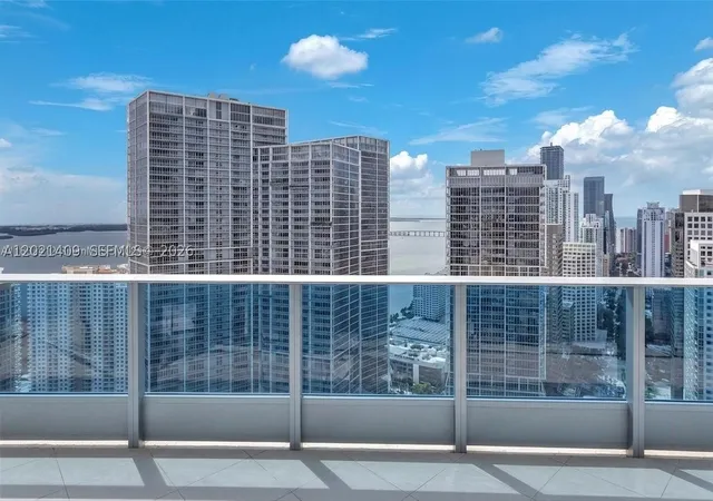 3rd image of 200 Biscayne Boulevard Way #5004, Miami, FL 33131 | MLS# A12021409
