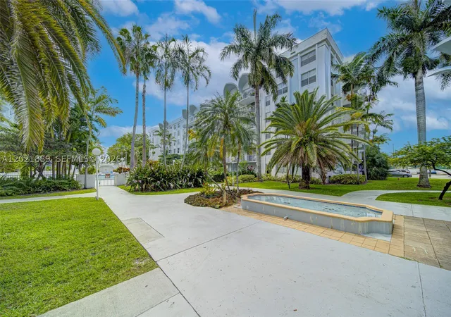 22nd image of 494 Nw 165th St Rd #C-205, Miami, FL 33169 | MLS# A12021889