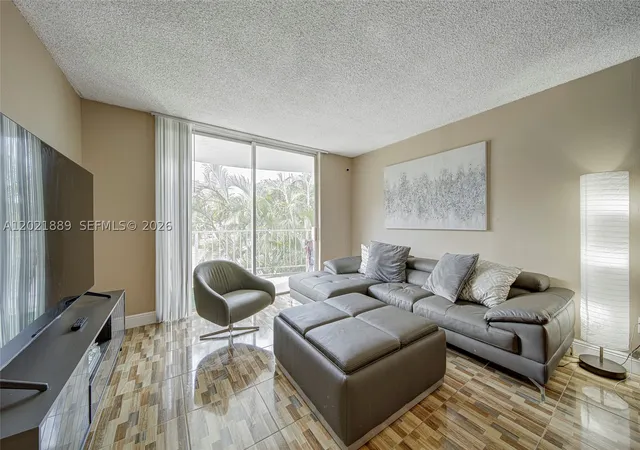 4th image of 494 Nw 165Th St Rd #C-205, Miami, FL 33169 | MLS# A12021889
