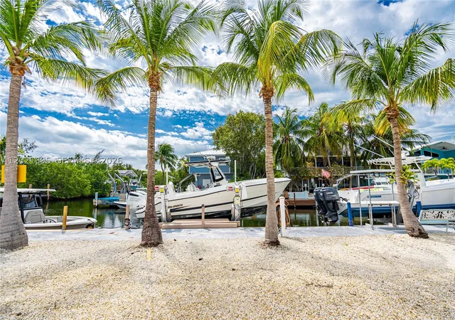 4th image of 325 Calusa St #252, Key Largo, FL 33037 | MLS# A12021695
