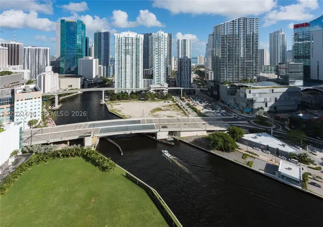 Homes for sale in Miami, FL | 92 3rd Street, Miami, FL 33130 | Houzeo