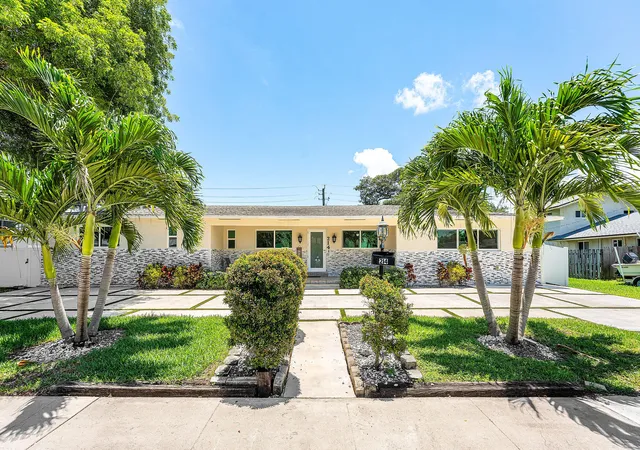 Homes for sale in Dania Beach, FL | 214 Se 5th St, Dania Beach, FL 33004 | MLS# B26030435