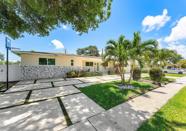 Homes for sale in Dania Beach, FL | 214 Se 5th St, Dania Beach, FL 33004 | MLS# B26030435