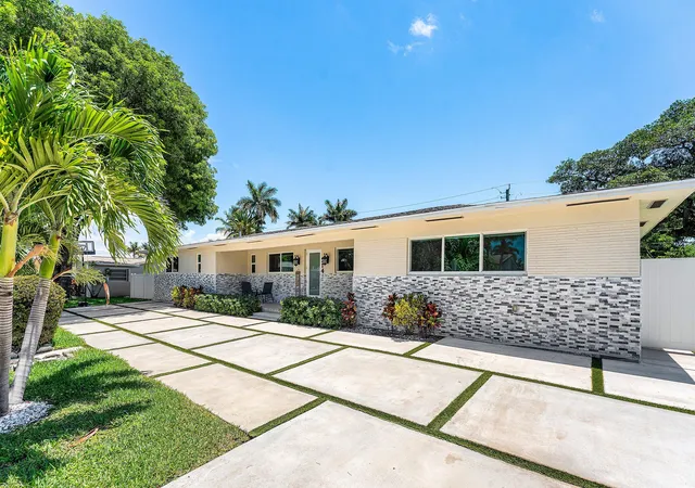 Homes for sale in Dania Beach, FL | 214 Se 5Th St, Dania Beach, FL 33004 | MLS# B26030435