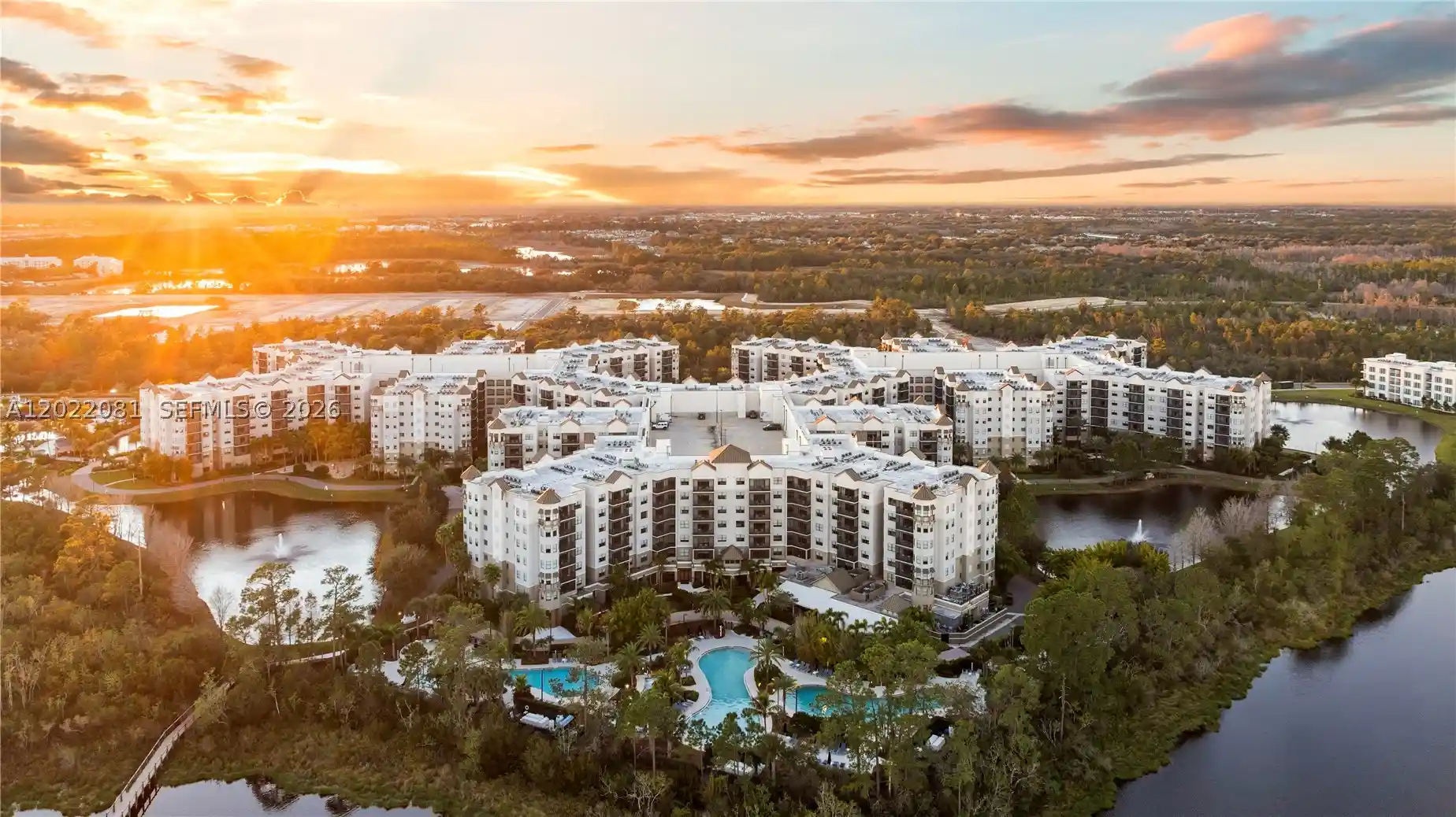 Listing Photo 2 - Condo for sale in 14501 Grv Resort located at 14501 Grv Resort, Winter Garden, FL 34787 - Unit #1304