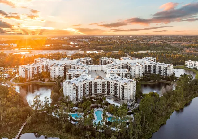 Listing Photo 2 - Condo for sale in building located at 14501 Grv Resort, Winter Garden, FL 34787 - Unit #1304