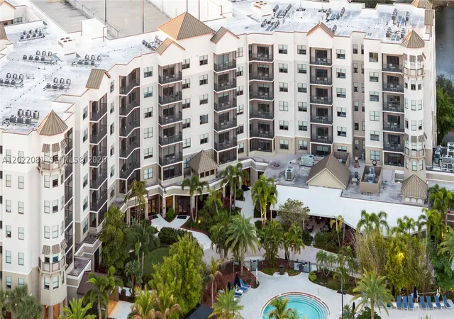 Listing Photo 3 - Condo for sale in building located at 14501 Grv Resort, Winter Garden, FL 34787 - Unit #1304