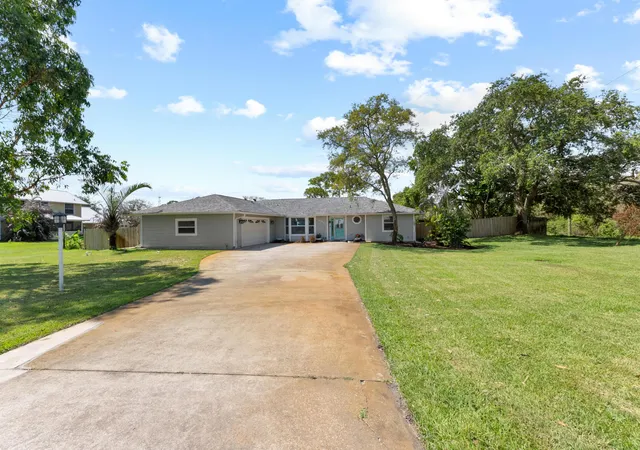 Homes for sale in Sebastian, FL | 698 Fischer Dr, Sebastian, FL 32958 | MLS# B26030512
