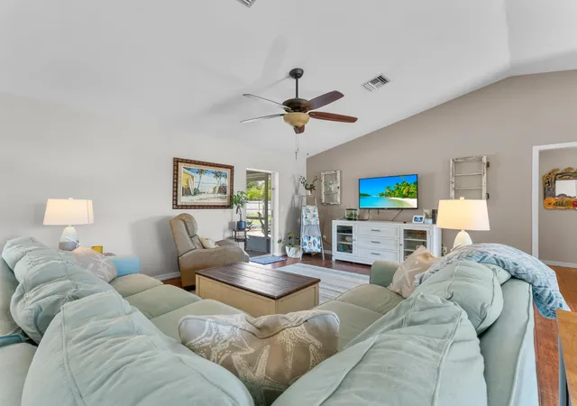 Homes for sale in Sebastian, FL | 698 Fischer Dr, Sebastian, FL 32958 | MLS# B26030512