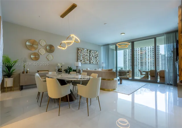 2nd image of 300 Biscayne Boulevard Way #2203C, Miami, FL 33131 | MLS# A12022101