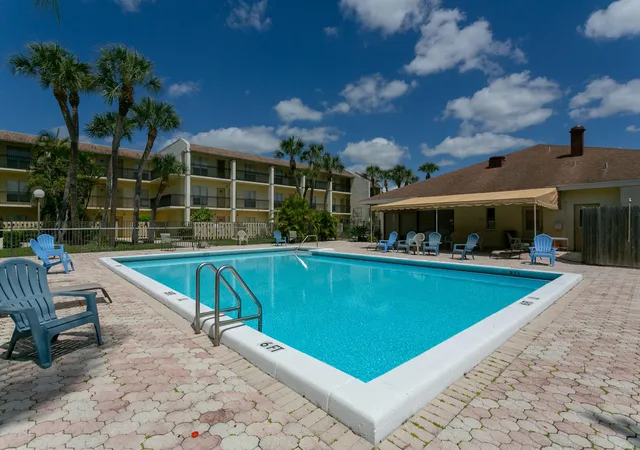 2nd image of Cross Creek Condominiums, West Palm Beach, FL 33401