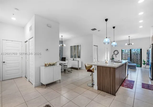 Listing Photo 2 - Condo for sale in building located at 8015 Nw 104Th Ave, Doral, FL 33178 - Unit #3