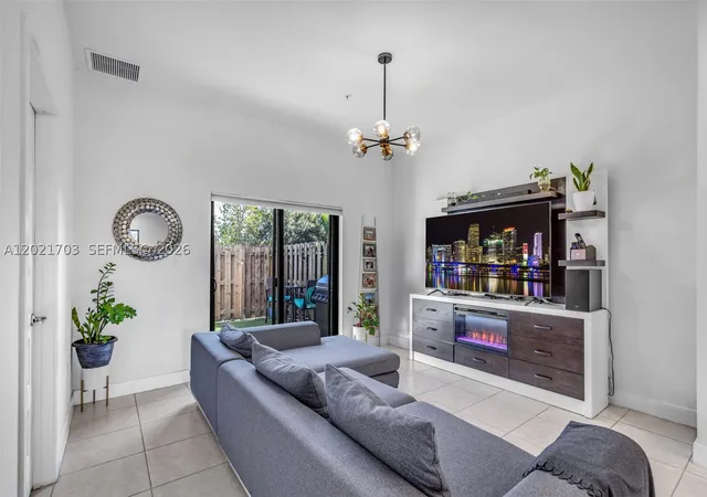 Listing Photo 3 - Condo for sale in building located at 8015 Nw 104Th Ave, Doral, FL 33178 - Unit #3