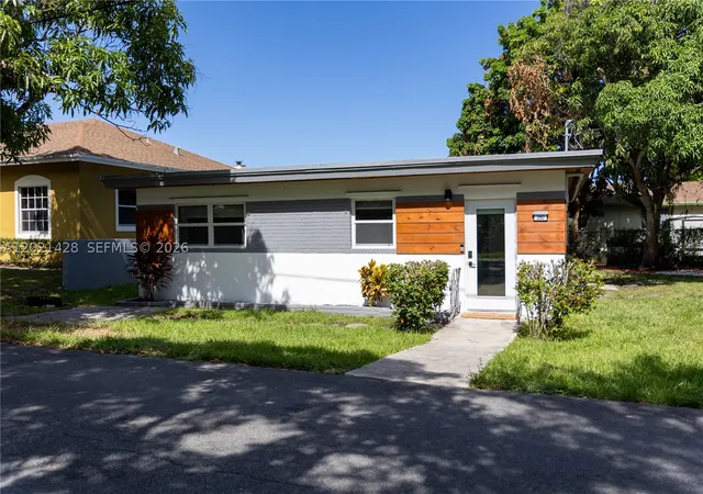 1st image of 250 Nw 14th Way, Dania, FL 33004 | MLS# A12021428