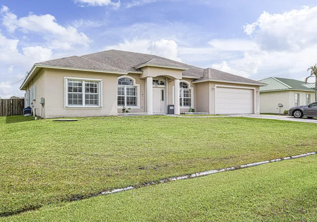 2nd image of 581 Sw Grove Ave, Port St Lucie, FL 34983 | MLS# B26030618