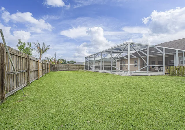 38th image of 581 Sw Grove Ave, Port St Lucie, FL 34983 | MLS# B26030618