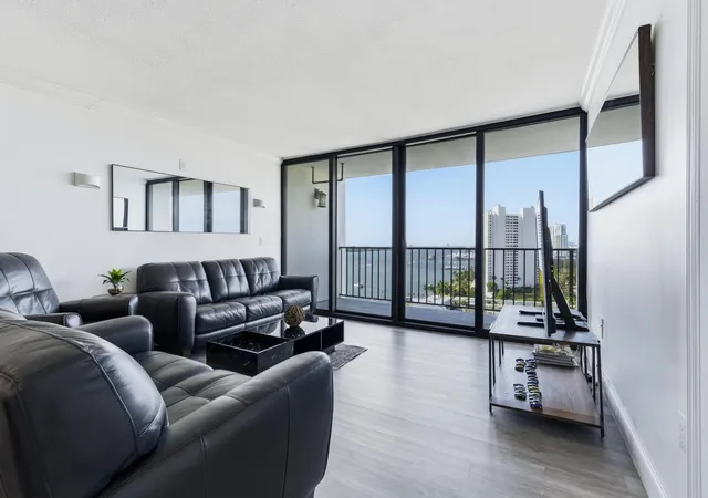 3rd image of 5600 N Flagler Dr #1605, West Palm Beach, FL 33407 | MLS# B26029918