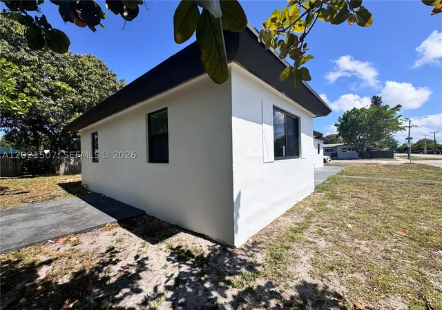 3rd image of 16301 Nw 32Nd Ave, Miami Gardens, FL 33054 | MLS# A12021507