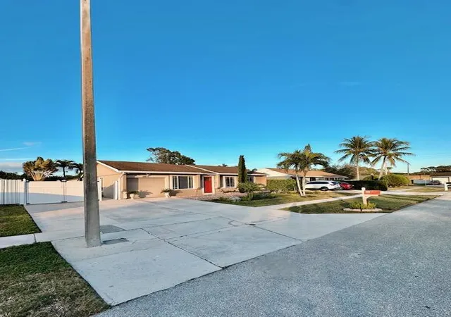 Homes for sale in Royal Palm Beach, FL | 10079 Yeoman Ln, Royal Palm Beach, FL 33411 | MLS# B26030642