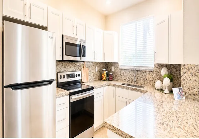 4th image of 3022 Laurel Ridge Cir, Riviera Beach, FL 33404 | MLS# B26030674