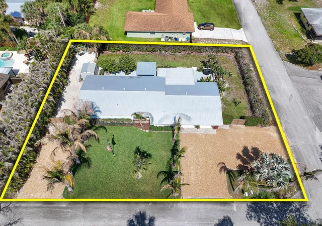 5th image of 12890 Se Circle Dr, Hobe Sound, FL 33455 | MLS# B26030688