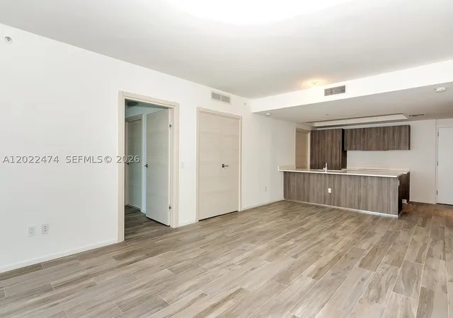 Photo 4 of Condo for sale at 801 S Miami Ave #2310, Miami, FL 33131 | MLS# A12022474 | Listing updated on 2026-05-20