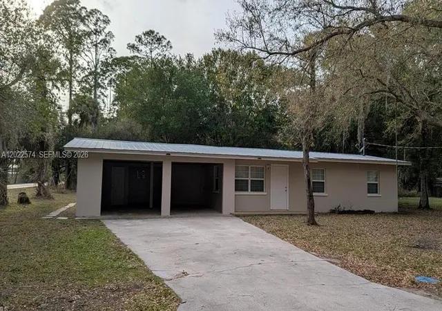 1st image of 660 S Missouri St, La Belle, FL 33935 | MLS# A12022574