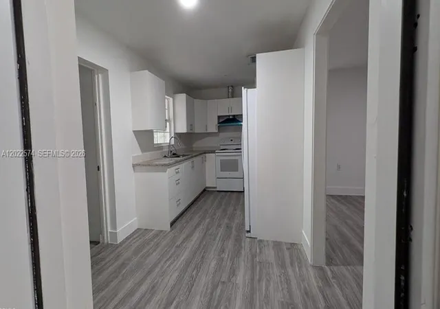 3rd image of 660 S Missouri St, La Belle, FL 33935 | MLS# A12022574