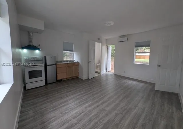 4th image of 660 S Missouri St, La Belle, FL 33935 | MLS# A12022574