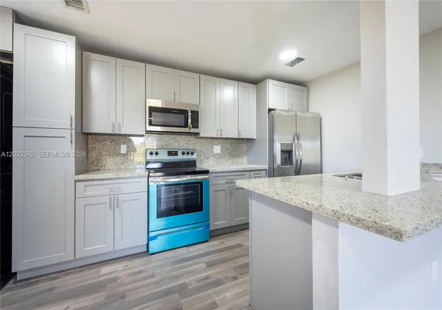 3rd image of 4111 Stirling Rd #509, Davie, FL 33314 | MLS# A12022582