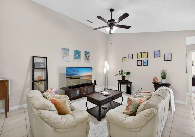 Homes for sale in Palm Beach Gardens, FL | 1702 Silverleaf Oak Ct, Palm Beach Gardens, FL 33410 | MLS# B26030875
