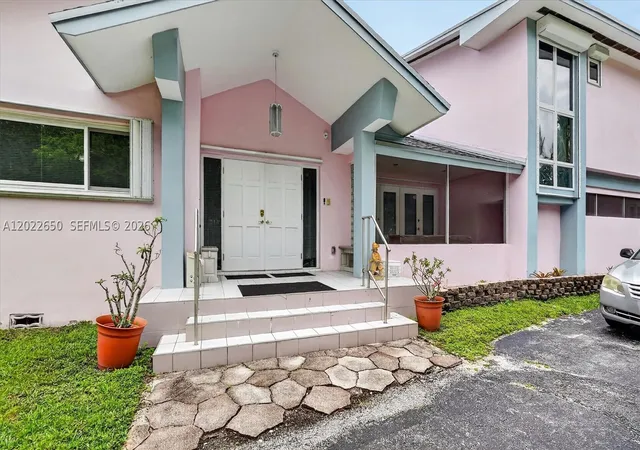 Photo 3 of Mansion for sale at 11651 Sw 64th Ave, Pinecrest, FL 33156 | MLS# A12022650 | Listing updated on 2026-10-08
