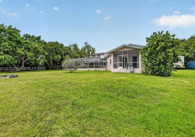 Photo 4 of Mansion for sale at 11651 Sw 64Th Ave, Pinecrest, FL 33156 | MLS# A12022650 | Listing updated on 2026-10-08