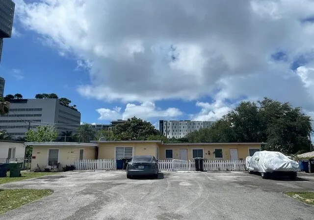 1st image of 224 Se 9th Ct #1-4, Hallandale Beach, FL 33009 | MLS# B26030922
