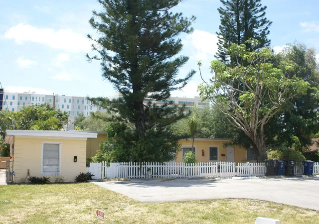 2nd image of 224 Se 9th Ct #1-4, Hallandale Beach, FL 33009 | MLS# B26030922