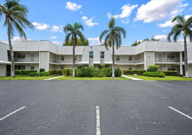 3rd image of 1205 Sandy Ln #145, Singer Island, FL 33404 | MLS# B26030937