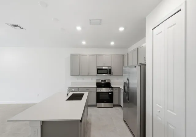 4th image of 3622 Spanish Cedar Pl, Fort Pierce, FL 34946 | MLS# B26030957