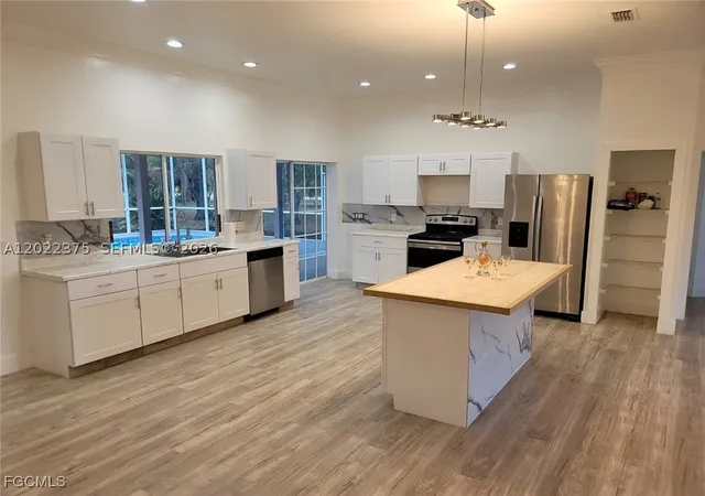 Homes for sale in North Fort Myers, FL | 7820 N Rich Road, North Fort Myers, FL 33917 | MLS# A12022375
