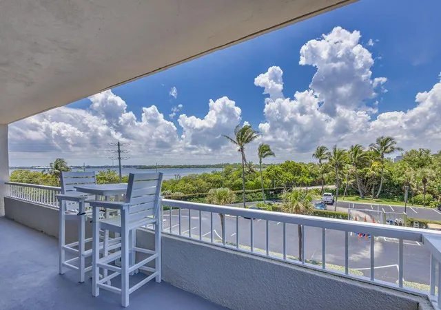 2nd image of 5550 N Ocean Dr, West Palm Beach, FL 33404