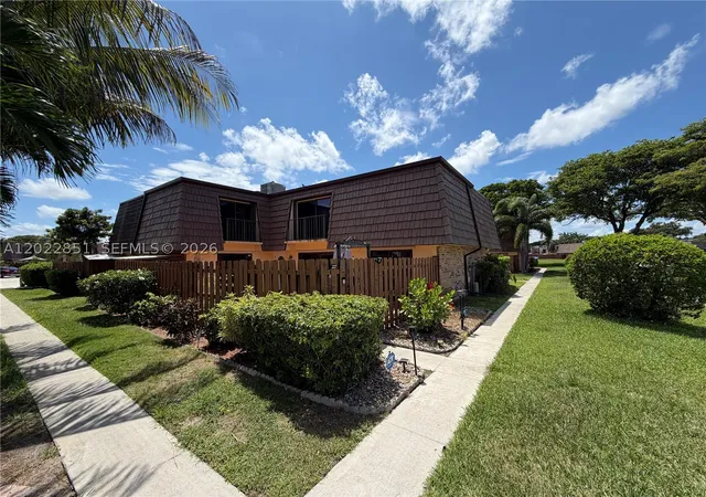 1st image of 964 Springdale Cir, Palm Springs, FL 33461 | MLS# A12022851