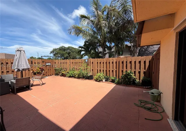 5th image of 964 Springdale Cir, Palm Springs, FL 33461 | MLS# A12022851