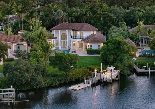 Homes for sale in Jupiter, FL | 8709 Se Compass Island Wy, Jupiter, FL 33458 | MLS# B26031104