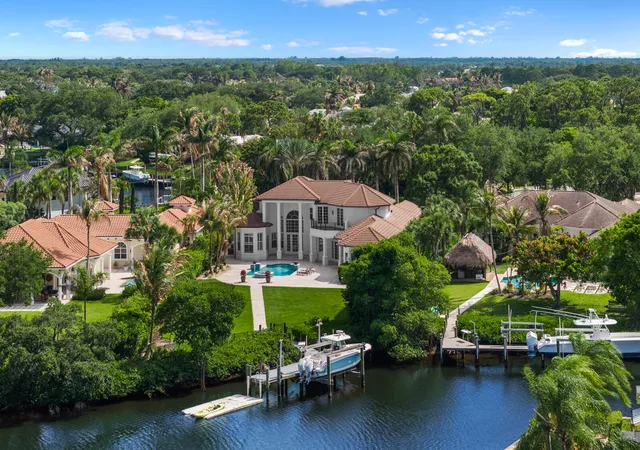 Homes for sale in Jupiter, FL | 8709 Se Compass Island Wy, Jupiter, FL 33458 | MLS# B26031104