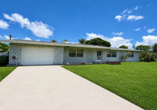 2nd image of 717 Se Alamanda Cir, Stuart, FL 34996 | MLS# B26031126