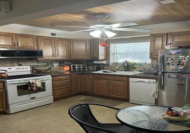 3rd image of 770 Lori Dr #245, Palm Springs, FL 33461 | MLS# B26031163