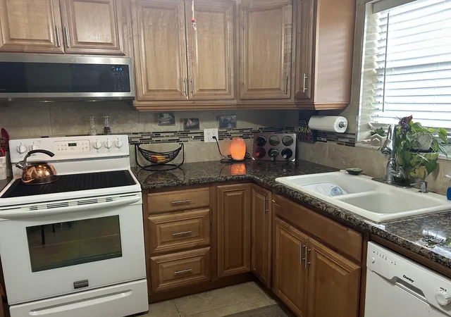 4th image of 770 Lori Dr #245, Palm Springs, FL 33461 | MLS# B26031163