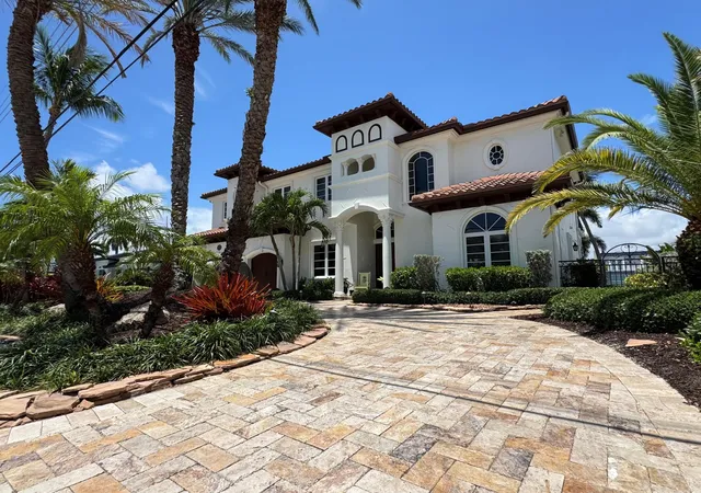 1st image of 4431 Ne 24th Ave, Lighthouse Point, FL 33064 | MLS# B26031181