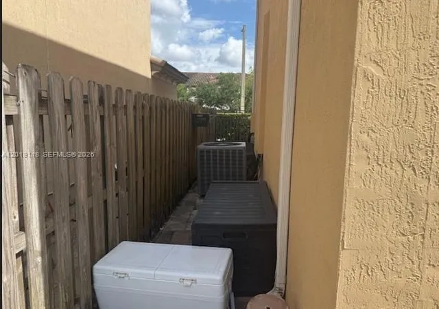 4th image of 16564 Sw 43Rd St, Unincorporated Dade, FL 33185 | MLS# A12019118
