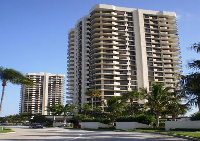 2nd image of 123 Lakeshore Dr, North Palm Beach, FL 33408