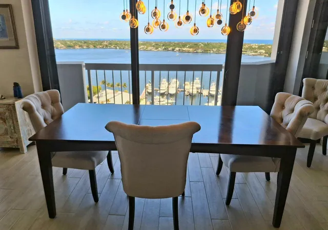 Homes for sale in North Palm Beach, FL | 123 Lakeshore Dr, North Palm Beach, FL 33408